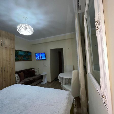 Apartamento Evis House Tirana Exterior foto