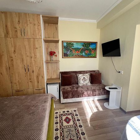 Apartamento Evis House Tirana Exterior foto