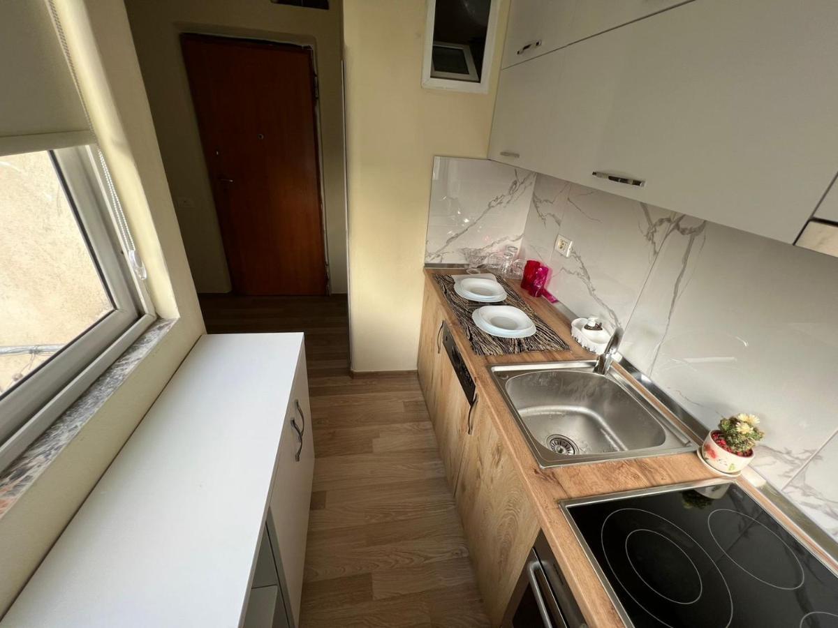 Apartamento Evis House Tirana Exterior foto