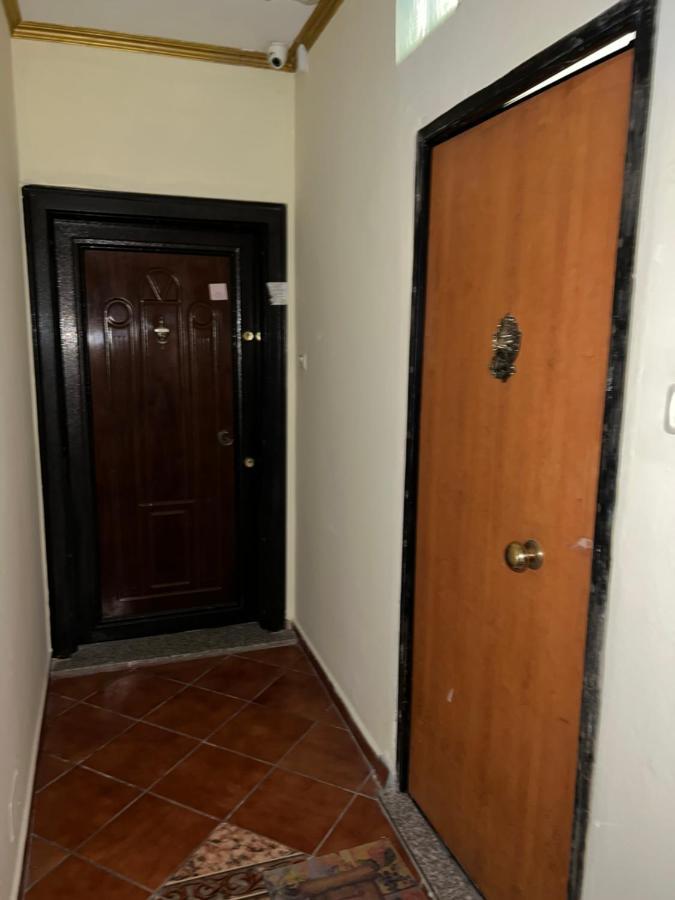 Apartamento Evis House Tirana Exterior foto