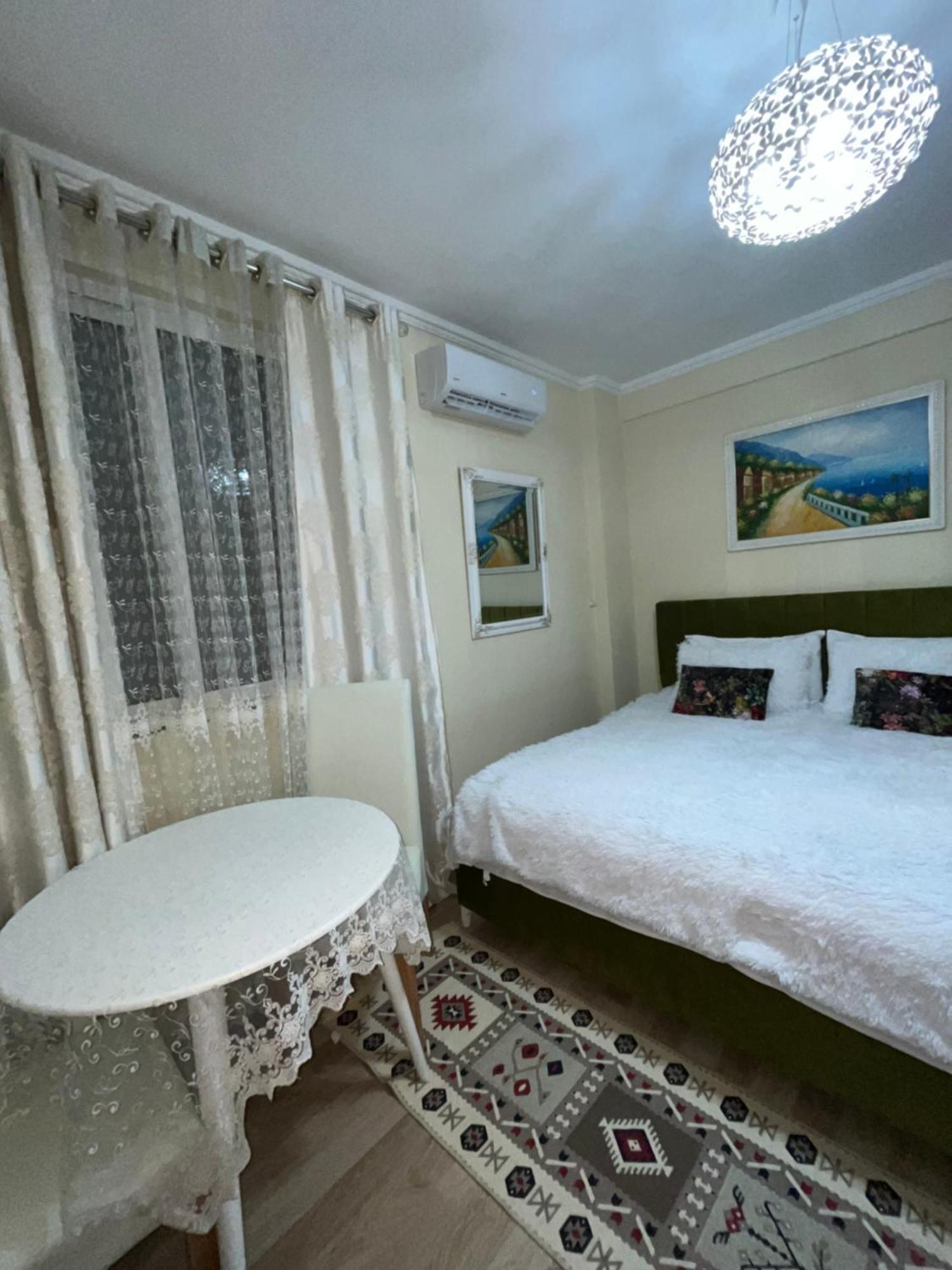 Apartamento Evis House Tirana Exterior foto